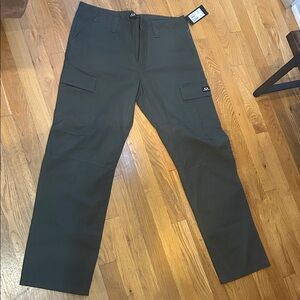 Men’s Oakley Dark Green Cargo Pants size 31